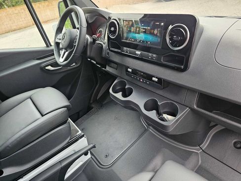 Used 2024 Mercedes-Benz Sprinter 3500 image 11