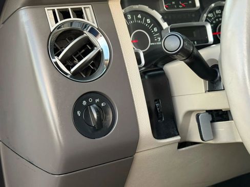 Used 2010 Ford Expedition XLT AWD/4WD image 28
