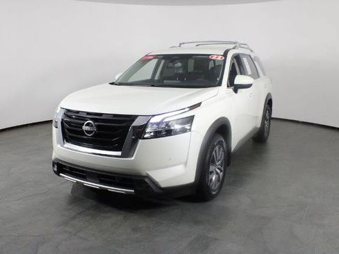 Certified 2022 Nissan Pathfinder SL FWD image 4
