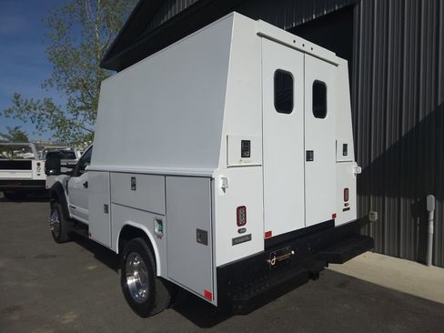 Used 2019 Ford F550 4x4 Regular Cab Super Duty image 3