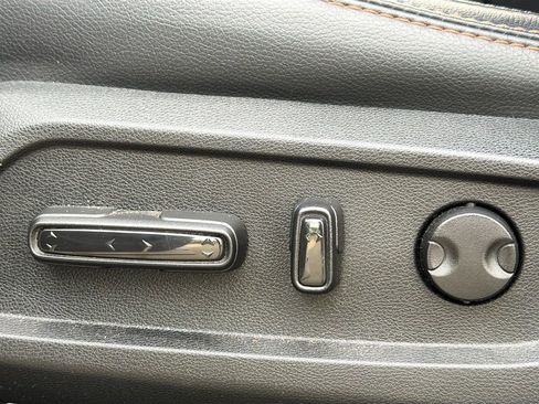 Used 2025 Honda Pilot TrailSport image 26