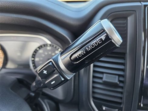 Used 2023 Nissan Titan SV image 24