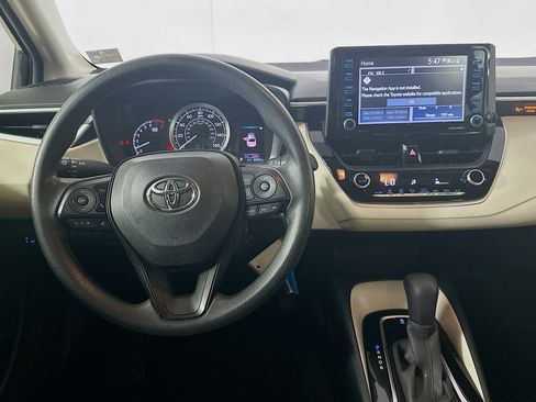 Used 2022 Toyota Corolla LE image 17
