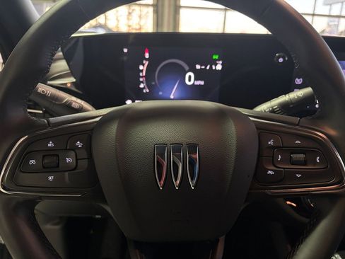 Used 2025 Buick Envista Sport Touring image 30
