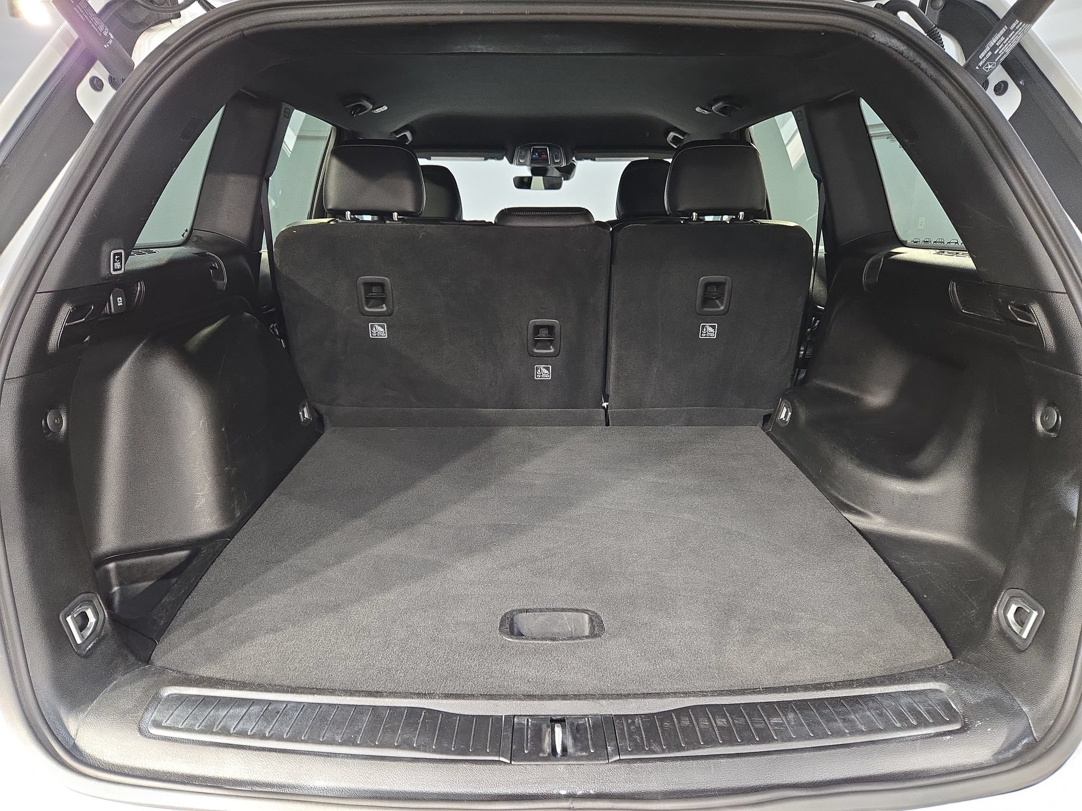 Used 2025 Jeep Grand Cherokee Altitude AWD/4WD image 18