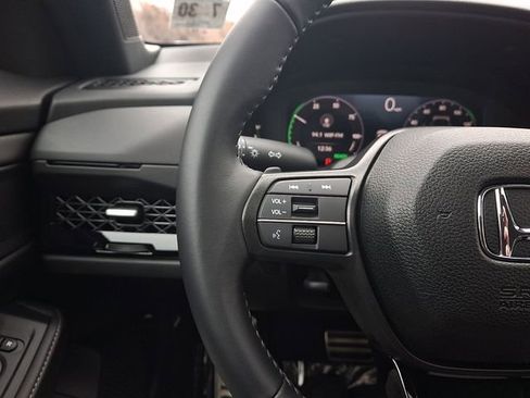 Certified 2025 Honda Accord Sport image 21