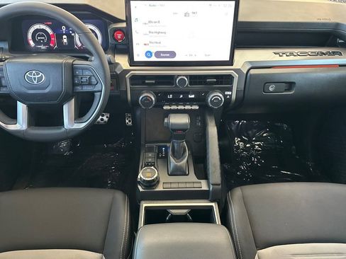 Used 2024 Toyota Tacoma TRD Sport image 14