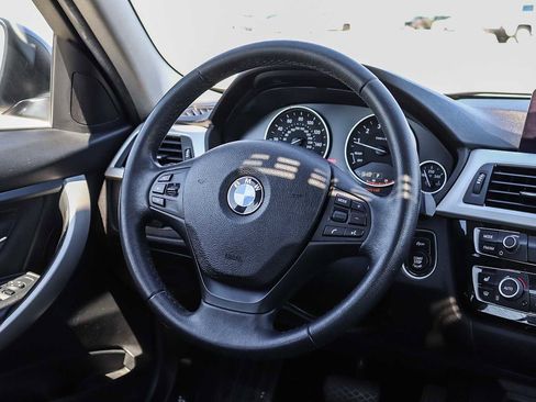 Used 2018 BMW 320i xDrive Sedan w/ Convenience Package image 16