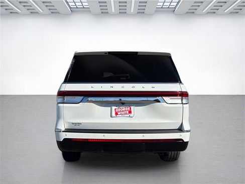 Used 2022 Lincoln Navigator Reserve image 5