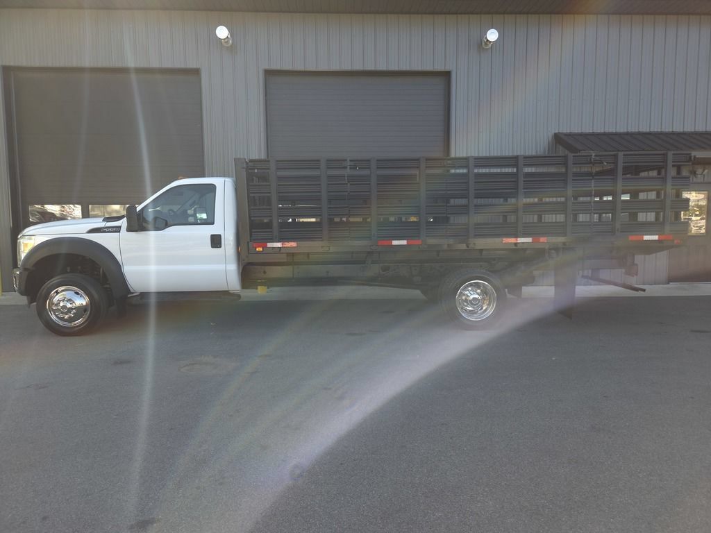 Used 2013 Ford F550 Luxury w/ XL Decor Group RWD image 2
