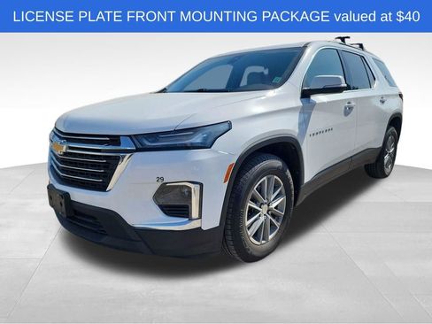 Used 2022 Chevrolet Traverse LT image 3