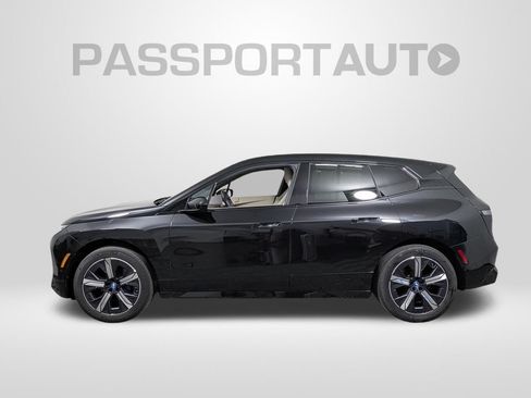 Used 2023 BMW iX xDrive50 w/ Sport Package AWD/4WD image 2