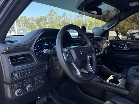 Used 2024 Chevrolet Tahoe Z71 w/ Luxury Package image 10