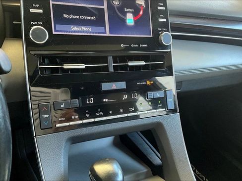 Used 2020 Toyota Avalon XLE w/ Moonroof Package image 13