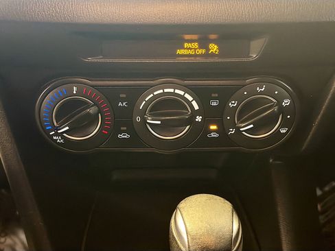 Used 2015 MAZDA MAZDA3 i Touring image 23