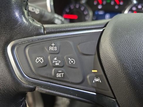 Used 2020 Chevrolet Equinox LT w/ Driver Convenience Package image 18