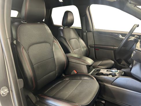 Used 2023 Ford Escape ST-Line FWD image 23