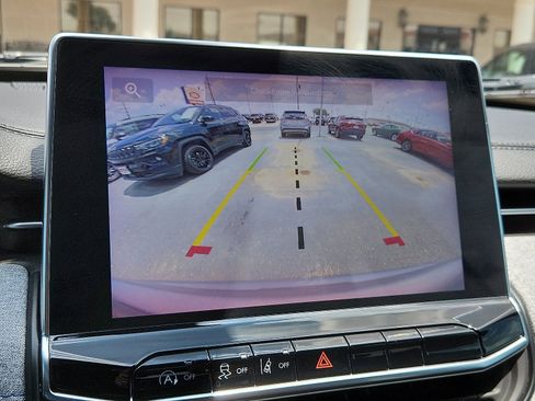 Used 2024 Jeep Compass Latitude image 12