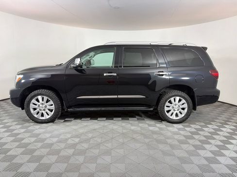 Used 2019 Toyota Sequoia Platinum w/ Carpet Mat Package (TMS) AWD/4WD image 6