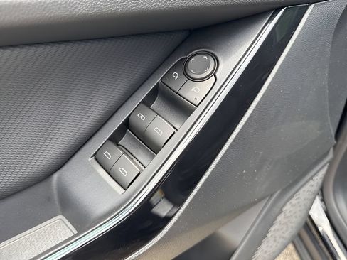 Used 2026 Chevrolet Equinox LT FWD image 14