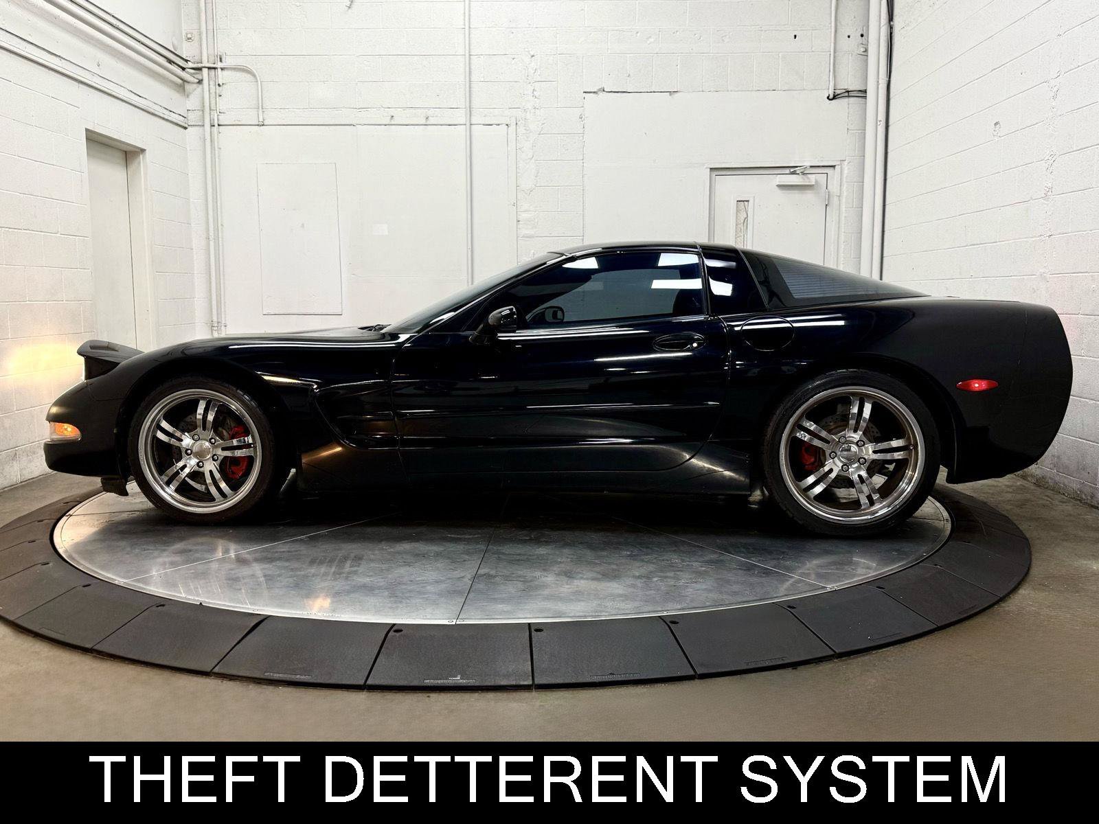 Used 2004 Chevrolet Corvette Coupe RWD image 4