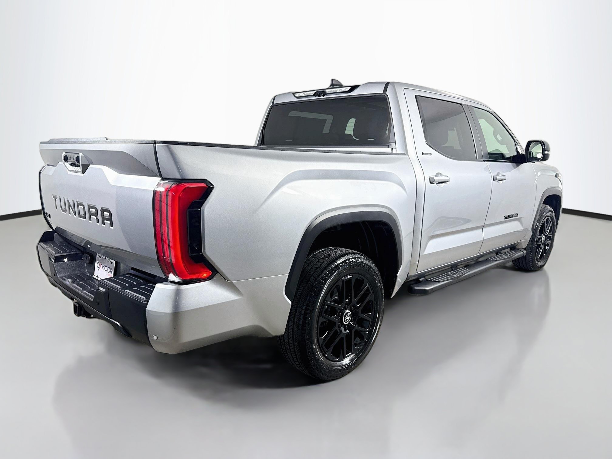 Used 2024 Toyota Tundra Limited AWD/4WD image 7