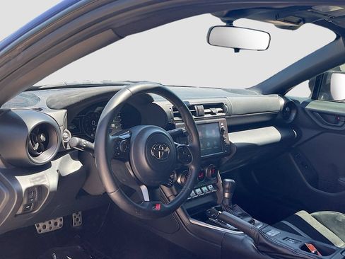 Used 2025 Toyota GR86 Premium RWD image 9