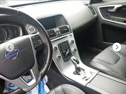 Used 2017 Volvo XC60 T6 Dynamic w/ Climate Package AWD/4WD image 5