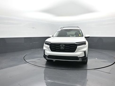 Used 2024 Honda Pilot Elite image 3