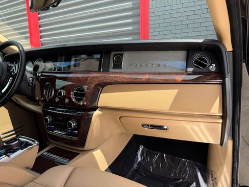 Used 2020 Rolls-Royce Phantom Extended Wheelbase RWD image 50