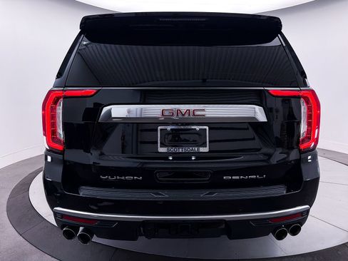 Used 2022 GMC Yukon XL Denali w/ Denali Premium Package AWD/4WD image 17