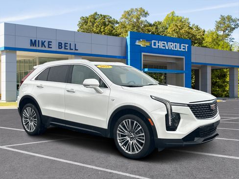 Used 2025 Cadillac XT4 Premium Luxury w/ Technology Package FWD image 1
