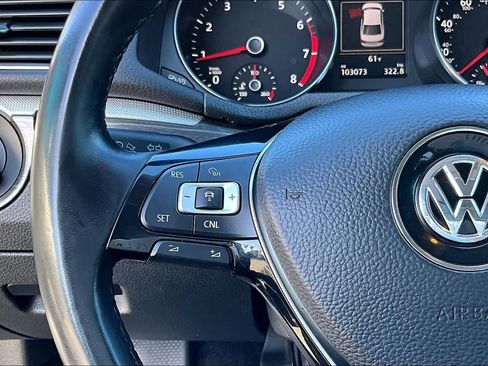 Used 2017 Volkswagen Passat 1.8T SEL Premium image 22