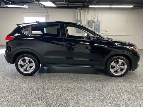 Used 2016 Honda HR-V EX image 3