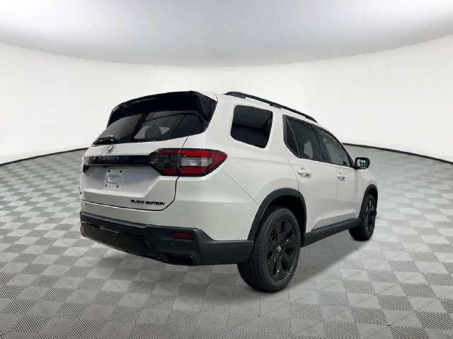 New 2026 Honda Pilot Black Edition image 4