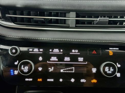 Used 2023 INFINITI QX60 Luxe FWD image 24