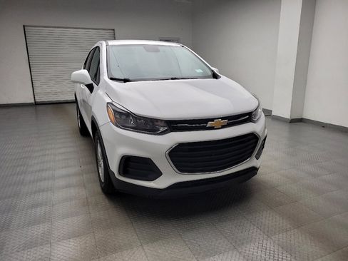 Used 2019 Chevrolet Trax LS w/ Tint and Cruise Package FWD image 14