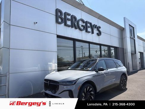 New 2026 Lincoln Nautilus Reserve w/ Jet Appearance Package image 1