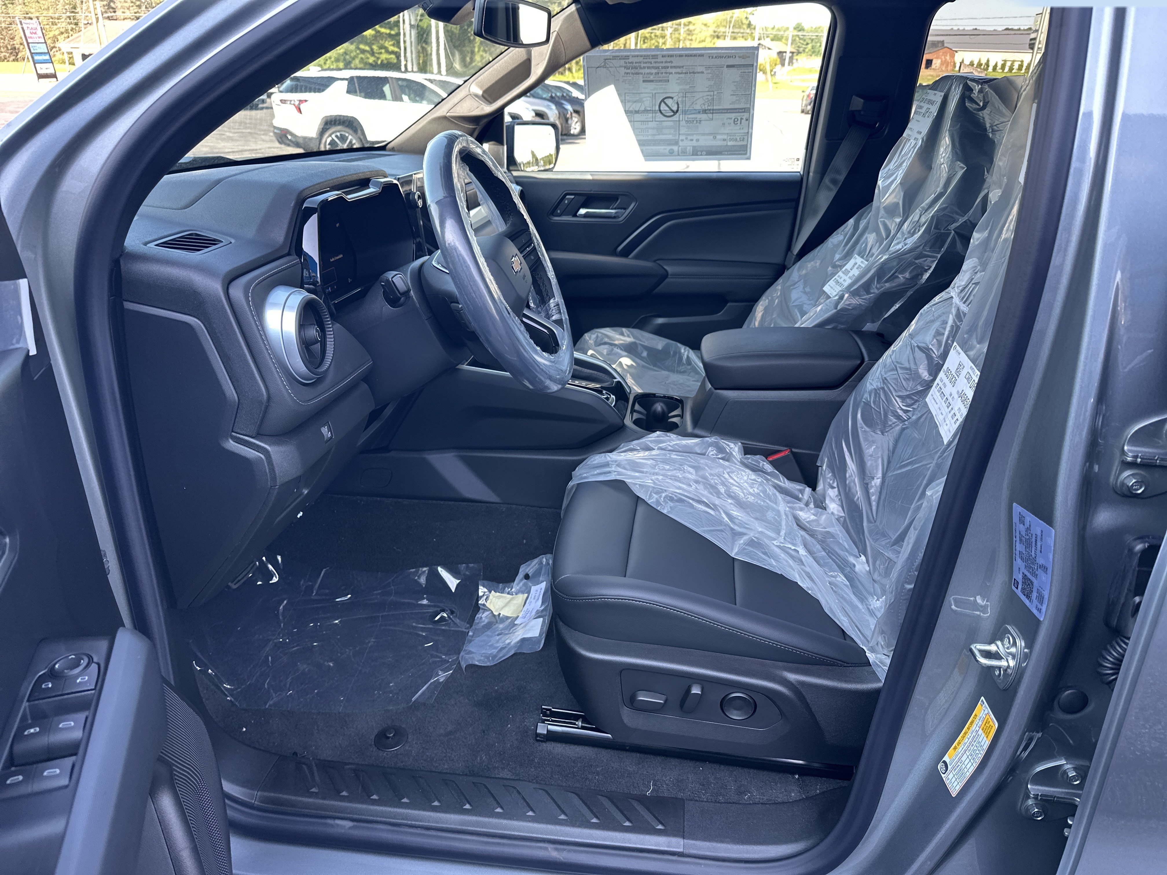 New 2026 Chevrolet Colorado LT w/ LT Convenience Package AWD/4WD image 9