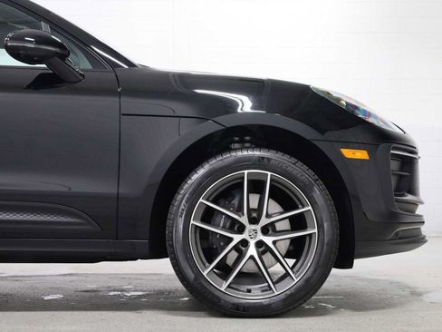 Certified 2026 Porsche Macan AWD/4WD image 11