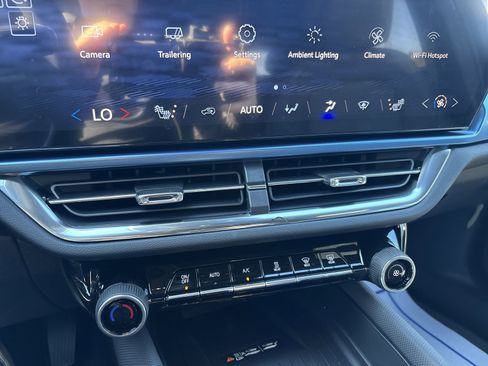 New 2026 Chevrolet Equinox EV LT image 18