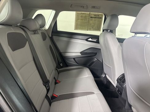 Used 2023 Volkswagen Taos SE w/ Panoramic Sunroof Package FWD image 24