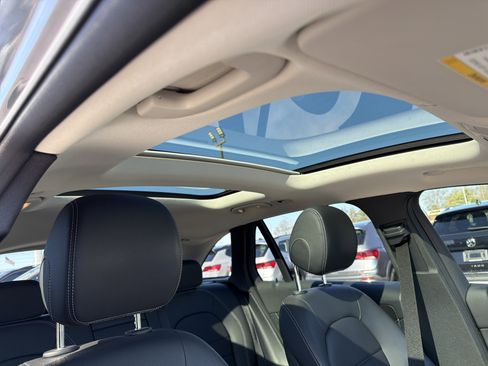 Used 2022 Mercedes-Benz GLC 300 4MATIC image 27