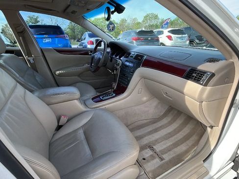 Used 2002 Lexus ES 330 FWD image 17