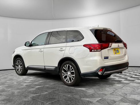 Used 2017 Mitsubishi Outlander ES image 7