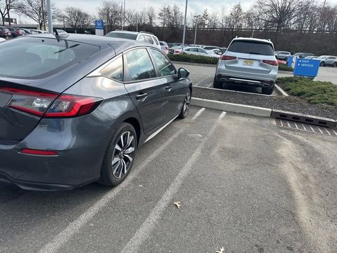 Used 2022 Honda Civic EX-L image 8