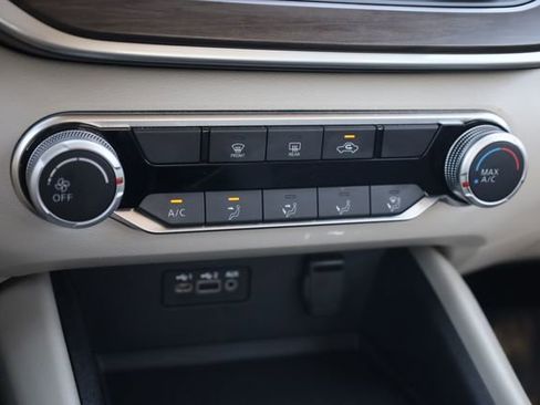 Used 2025 Nissan Altima 2.5 SV FWD image 18