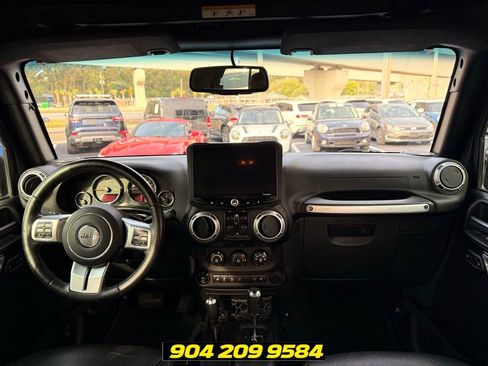 Used 2017 Jeep Wrangler Unlimited Rubicon AWD/4WD image 36