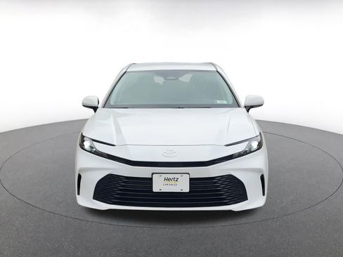 Used 2025 Toyota Camry LE image 4