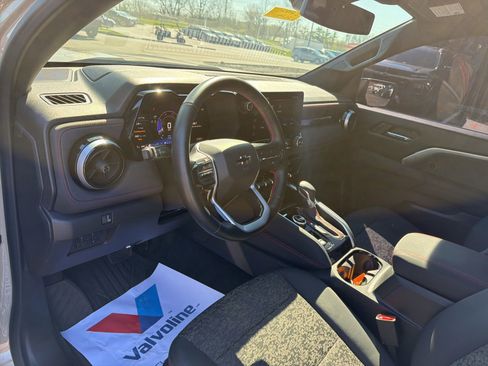 Used 2024 Chevrolet Colorado Z71 w/ LPO, Dark Essentials Package image 10